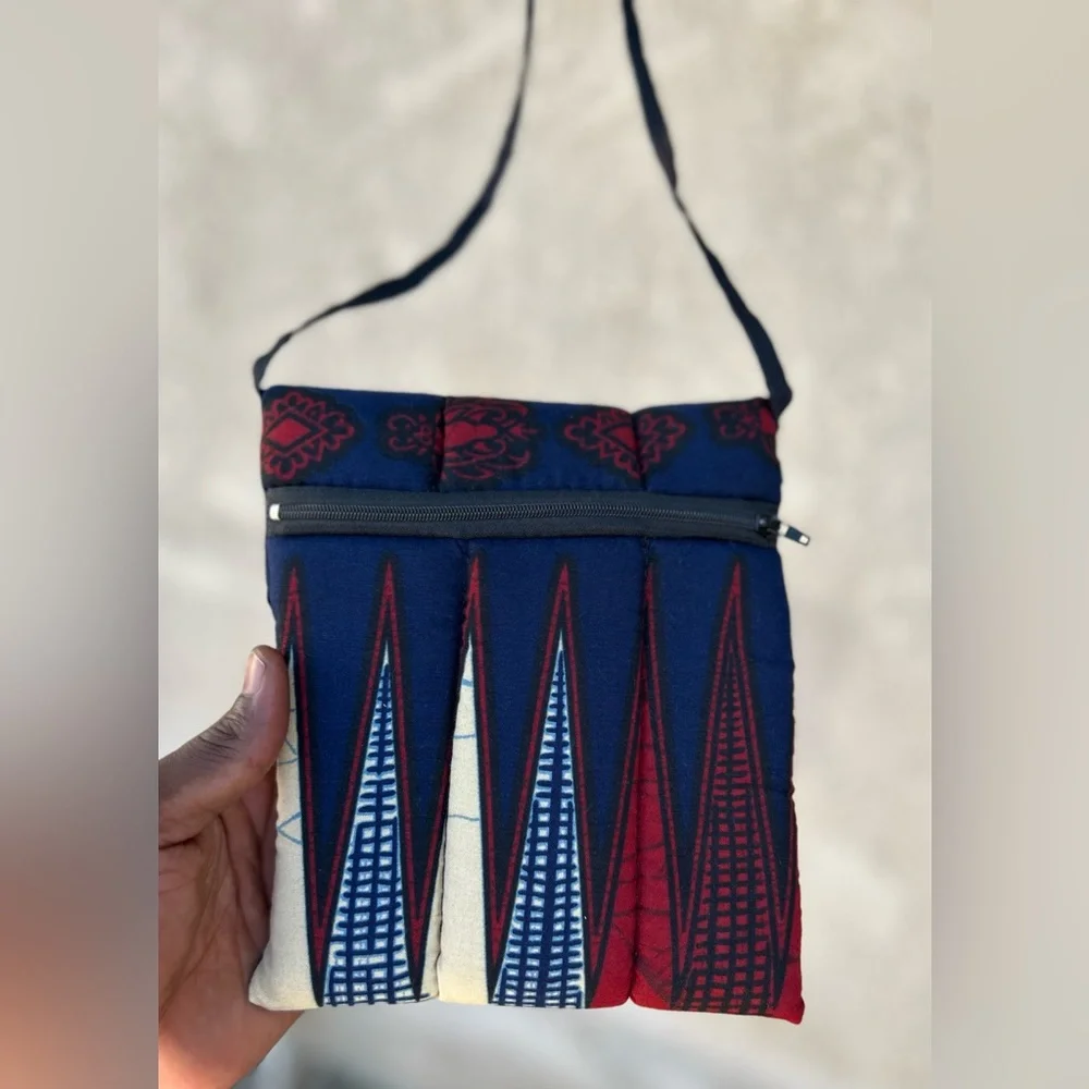 NW 💯 cotton Vlisco Fabric Crossbody Purse Sz 7”x 6”
